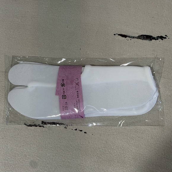 NEW    Japanese Socks - Picture 2 of 4